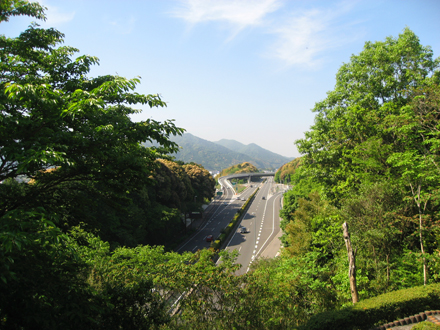 国道９号トンネルの上